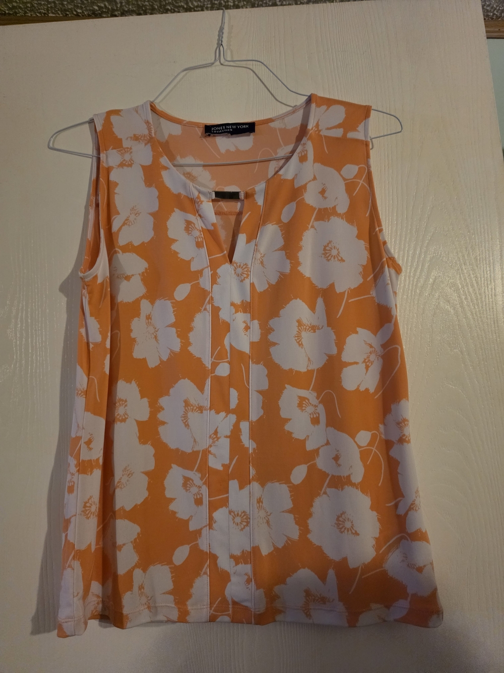 Jones New York Orange and White Floral Sleeveless Shell